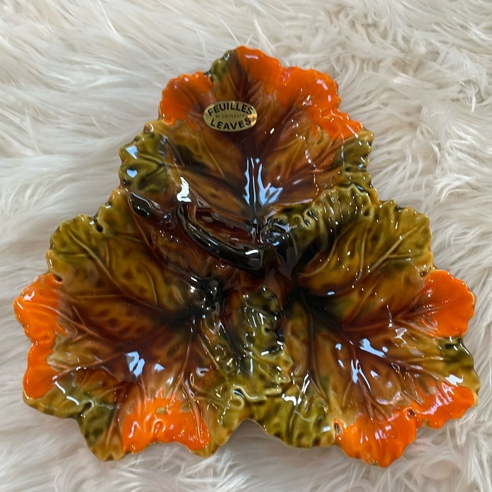 Vintage Classic Feiuilles leaves 70s Fall Leaf Design Appetizer Candy Dish Tray